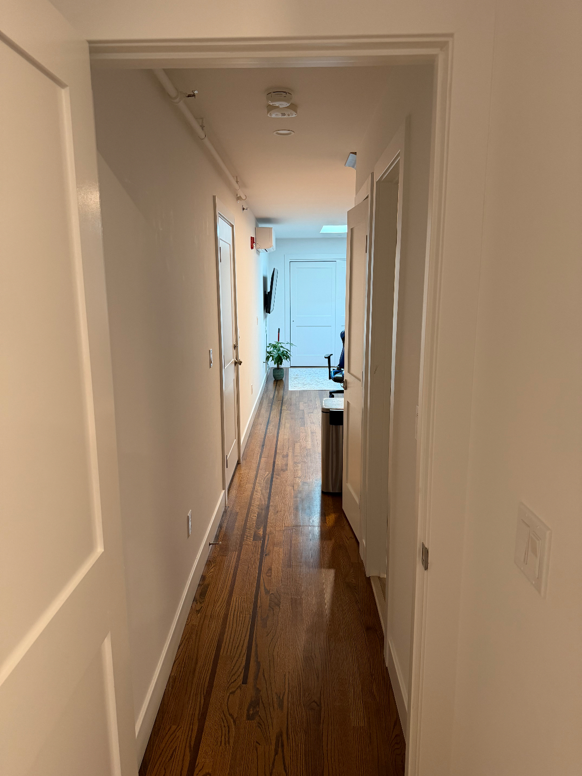 Fully Furnished 1BR in Downtown Riverhead | 5 Min to Cancer Institute - Photo 3