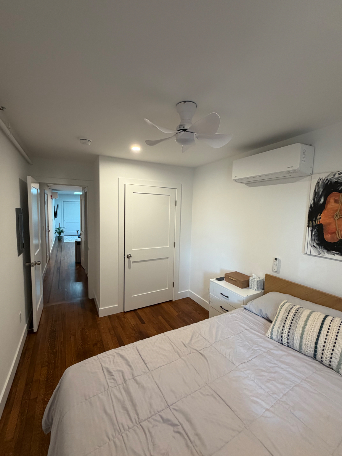 Fully Furnished 1BR in Downtown Riverhead | 5 Min to Cancer Institute - Photo 5