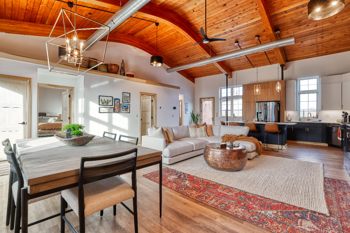 Spacious 2-Bedroom Condo with Boho Style, Two-Car Garage & All Utilities Included - Photo 2