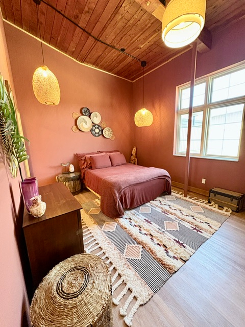 Spacious 2-Bedroom Condo with Boho Style, Two-Car Garage & All Utilities Included - Photo 7
