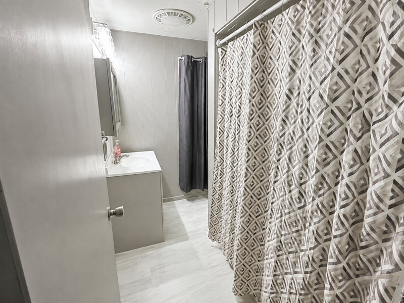 Move-In Ready House with Laundry & Pool - Photo 7