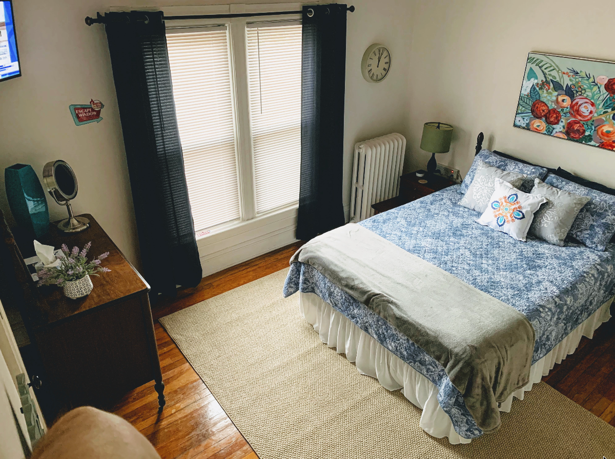 Historic Charm Meets Extended-Stay Comfort... Work, Relax and Feel at Home in Lakewood - Photo 4