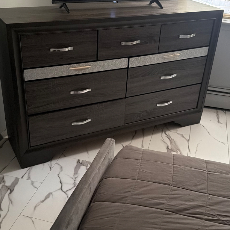 Spacious 1 Bedroom, 1-Bath Apartment - Convenient Location - Photo 2
