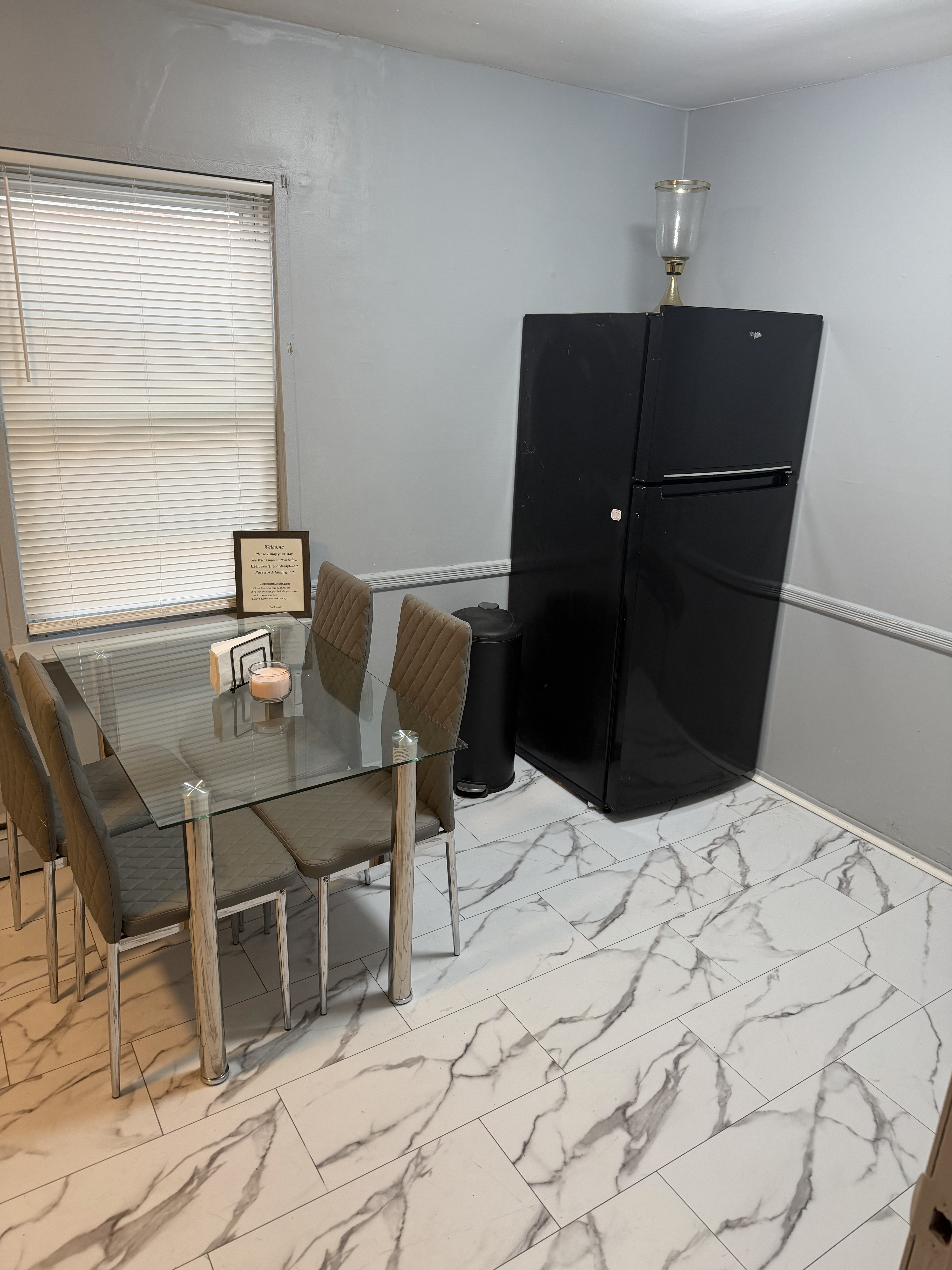Spacious 1 Bedroom, 1-Bath Apartment - Convenient Location - Photo 4