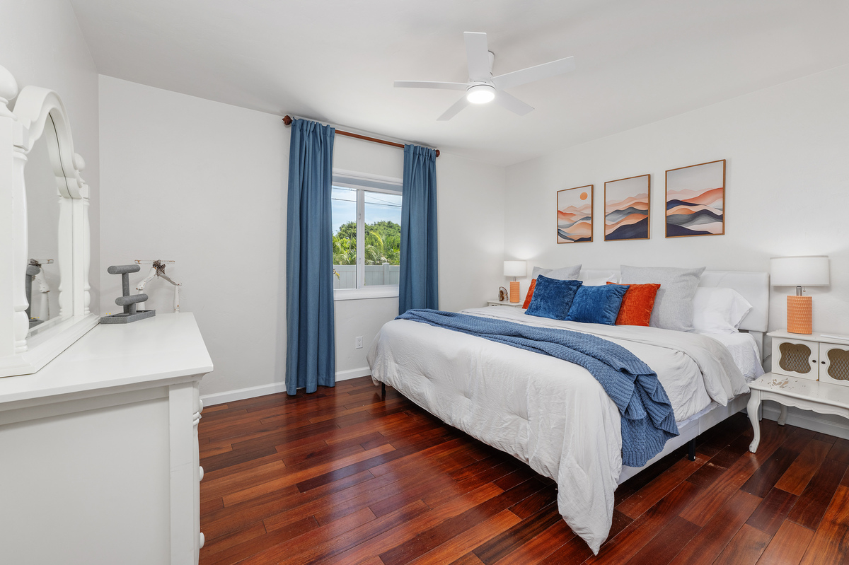 Welcome to the Good Life - A Bay Park Cottage Home - Photo 2