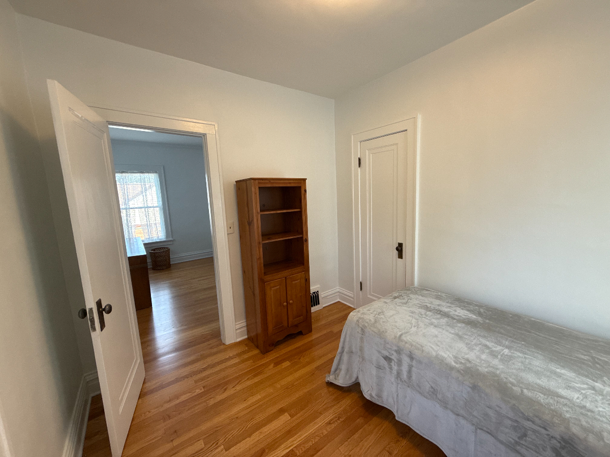 Sunlit & Quiet 4BR Home Near Upstate Med & SU - Utilities, AC & Wi-Fi Included - Photo 11