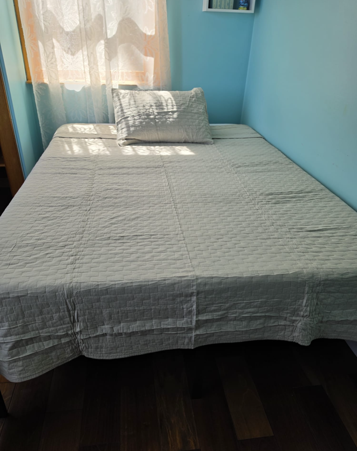 Furnished Waterfront Duplex With Rooftop Views, Parking And Space For Six - Photo 6