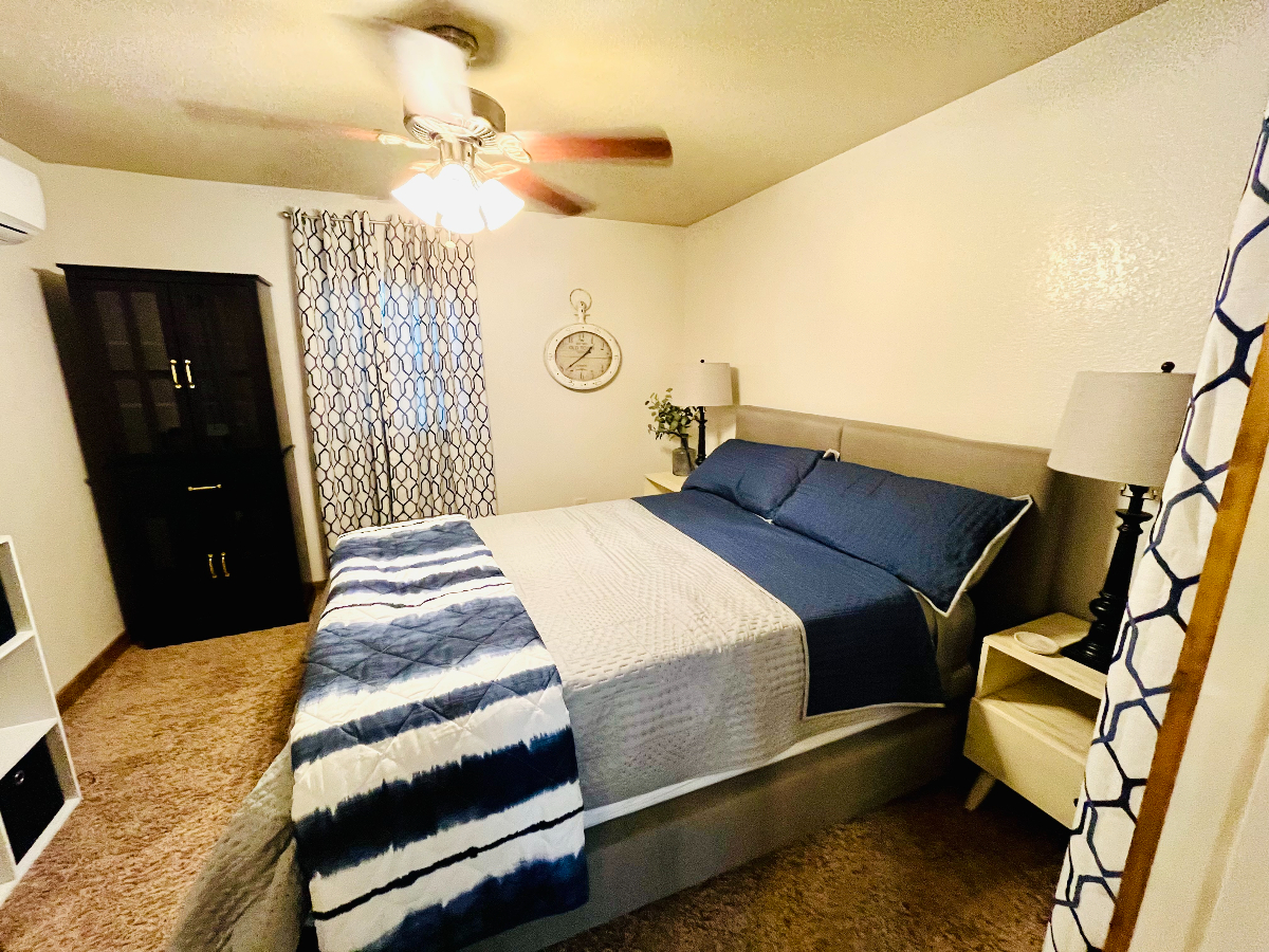Furnished Lakefront Retreat | Utilities Included | 10 Min to Medical City - Photo 12