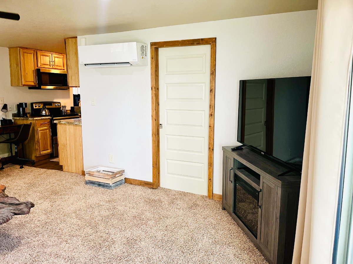 Furnished Lakefront Retreat | Utilities Included | 10 Min to Medical City - Photo 7
