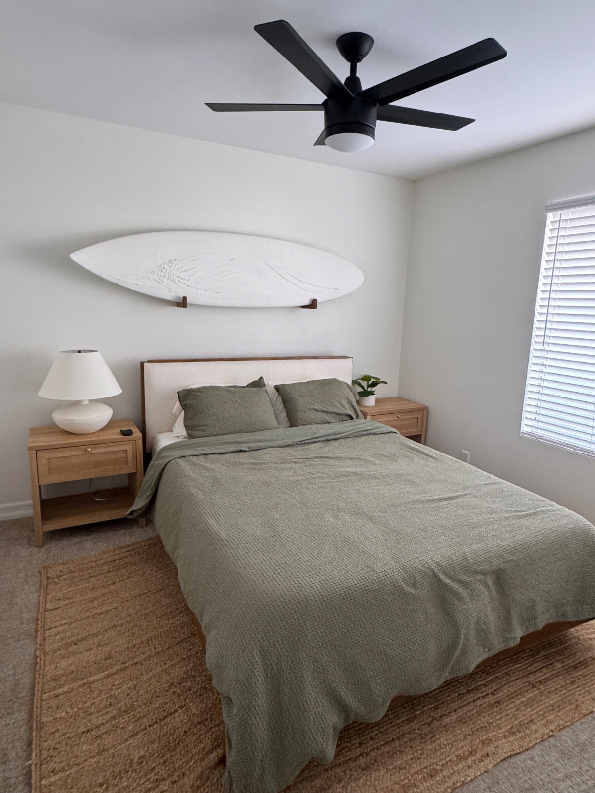 Private Bedroom + Bathroom - Home with Pool - Photo 1