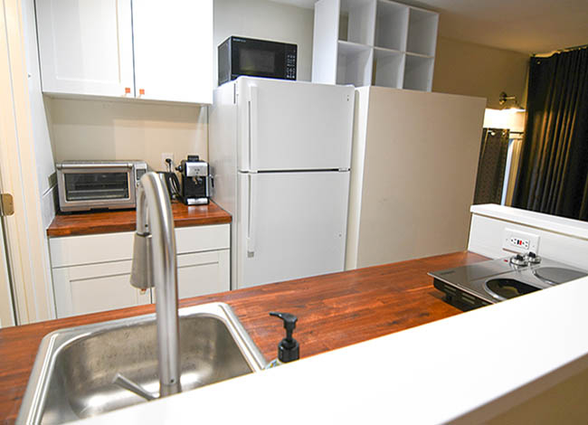 Furnished 600 sq ft studio (Utilities included, single occupancy) - Photo 4