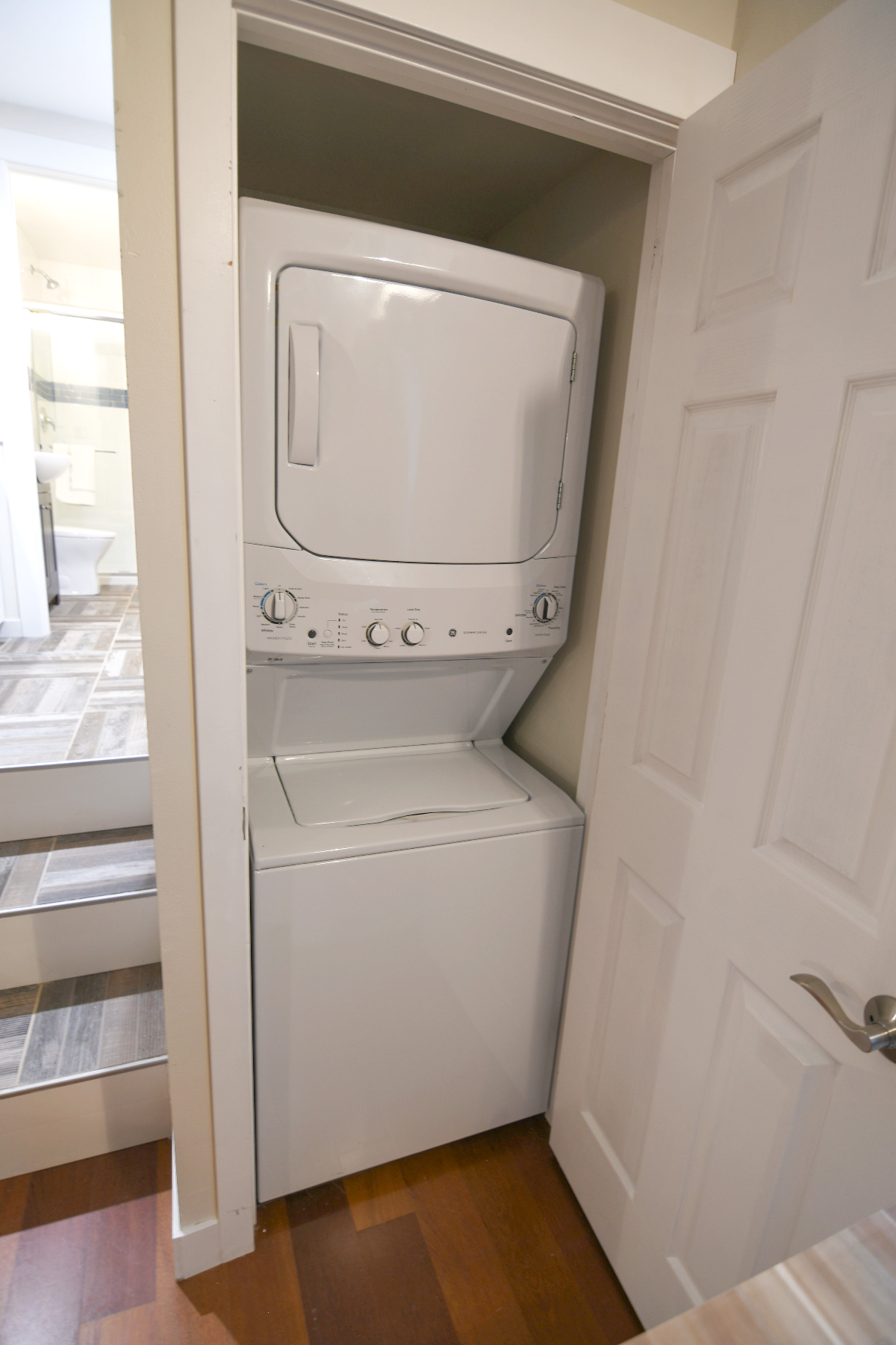 Furnished 600 sq ft studio (Utilities included, single occupancy) - Photo 5