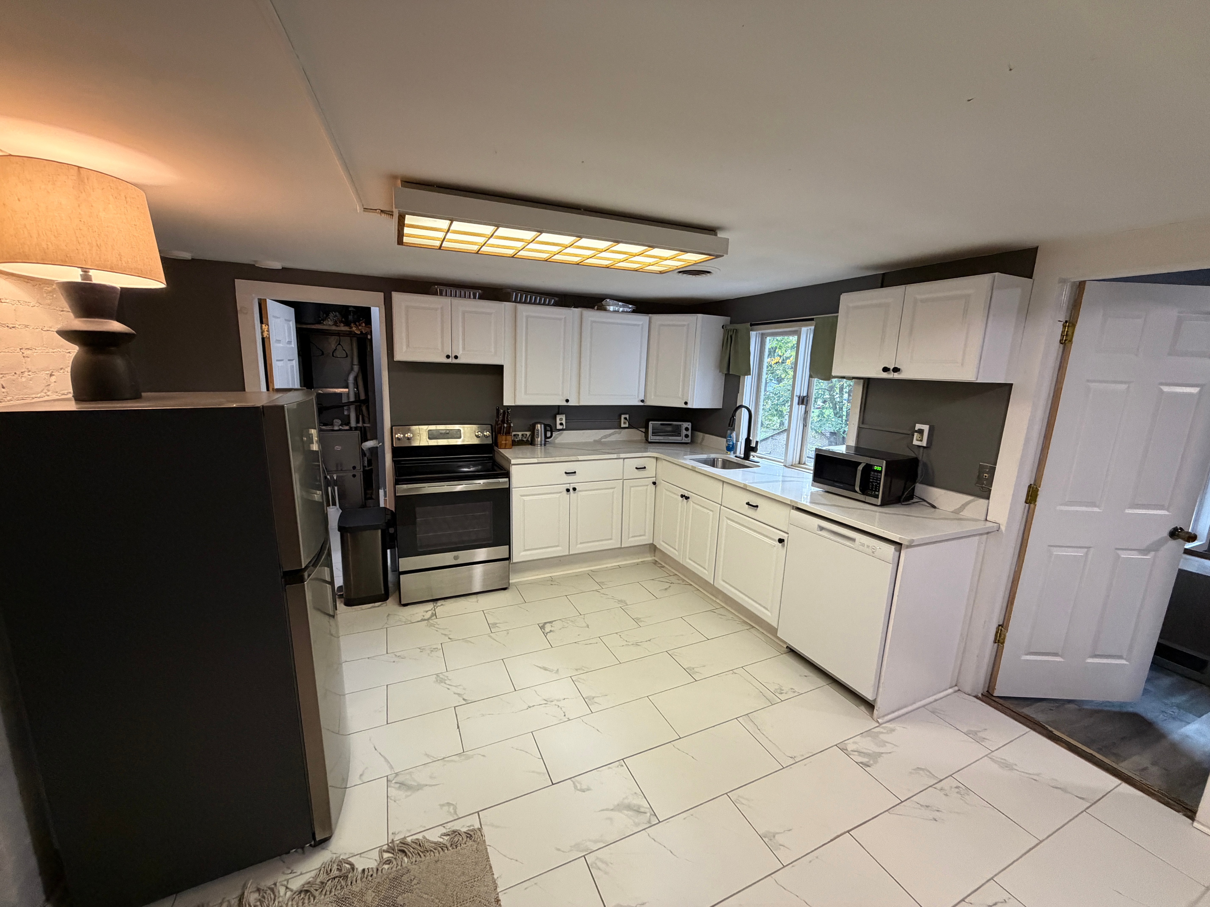 2 XL Bedrooms in Downtown Saratoga - Photo 2