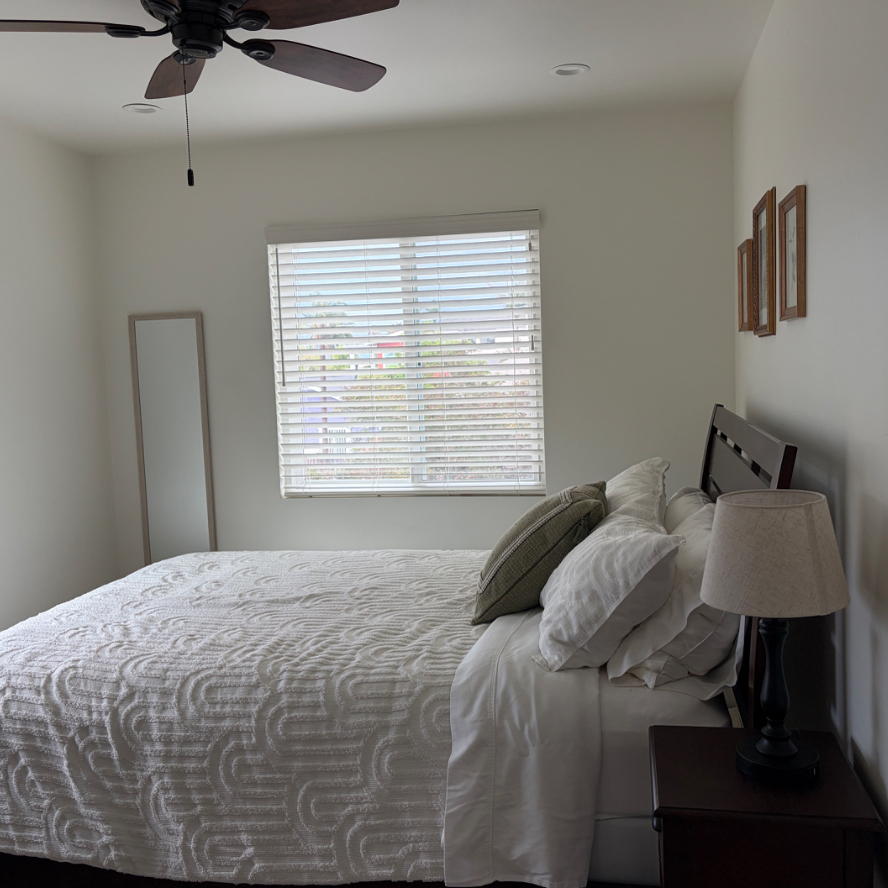FULLY FURNISHED ALL UTILITIES + WI-FI INCLUDED PRIVATE LAUNDRY OFF-STREET PARKING NO SHARED LIVING SPACE - Photo 2