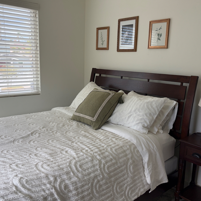 FULLY FURNISHED ALL UTILITIES + WI-FI INCLUDED PRIVATE LAUNDRY OFF-STREET PARKING NO SHARED LIVING SPACE - Photo 3