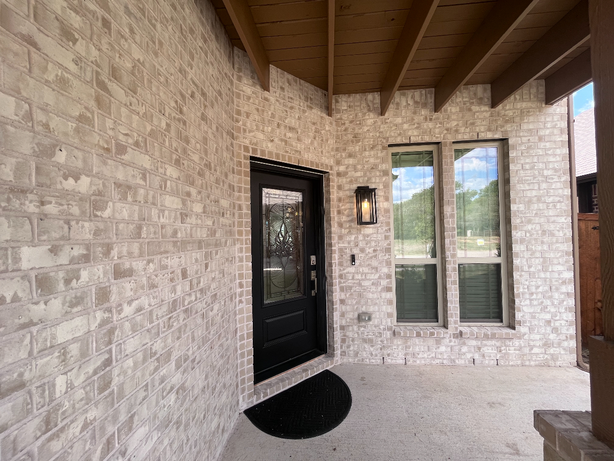 Move-in Ready Furnished 5Bed/3.5Bath in Commerce TX - Photo 2