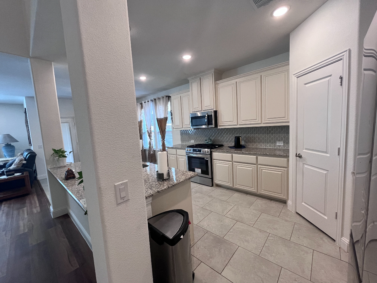 Move-in Ready Furnished 5Bed/3.5Bath in Commerce TX - Photo 6