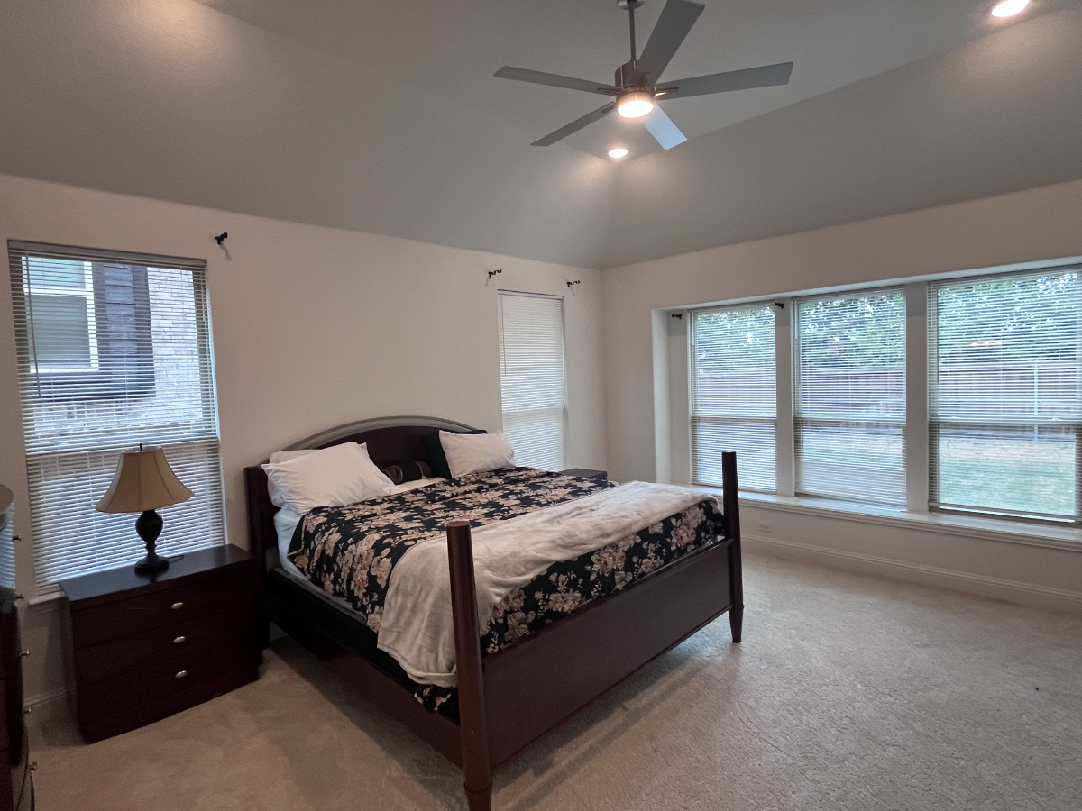 Move-in Ready Furnished 5Bed/3.5Bath in Commerce TX - Photo 11