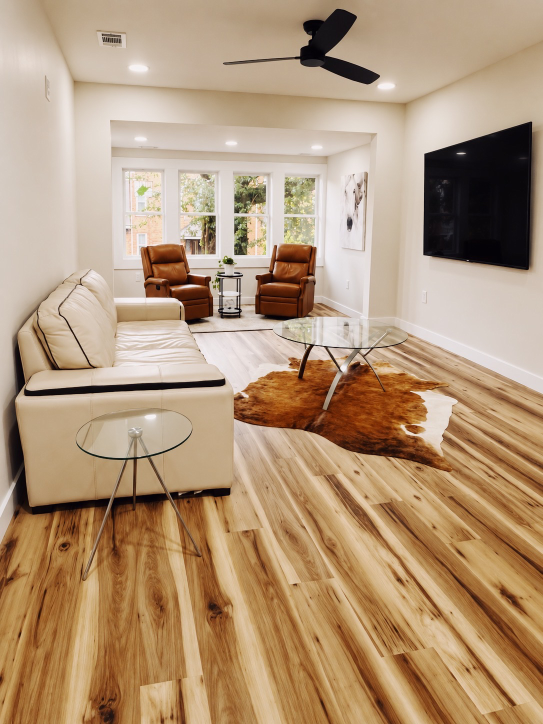 Brand New Upscale Apartment - Photo 1