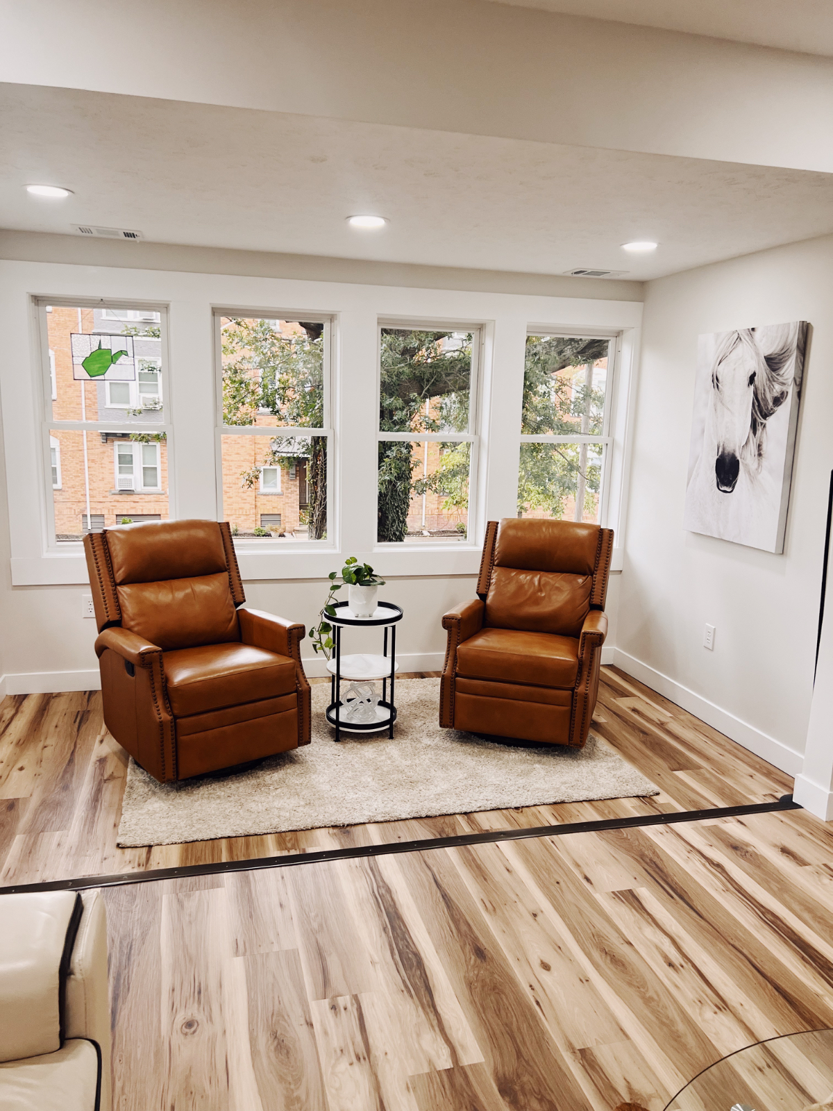 Brand New Upscale Apartment - Photo 3