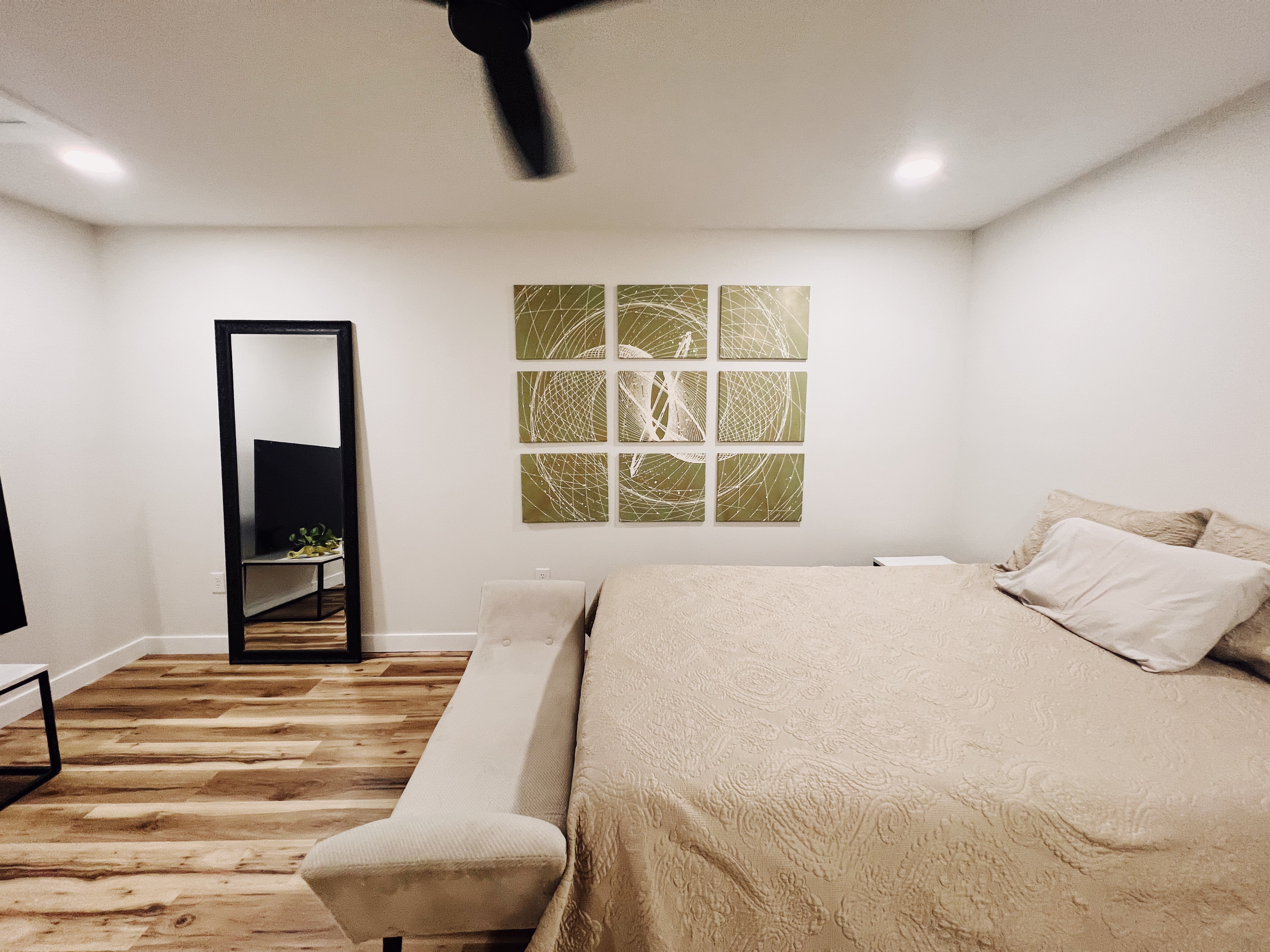 Brand New Upscale Apartment - Photo 9