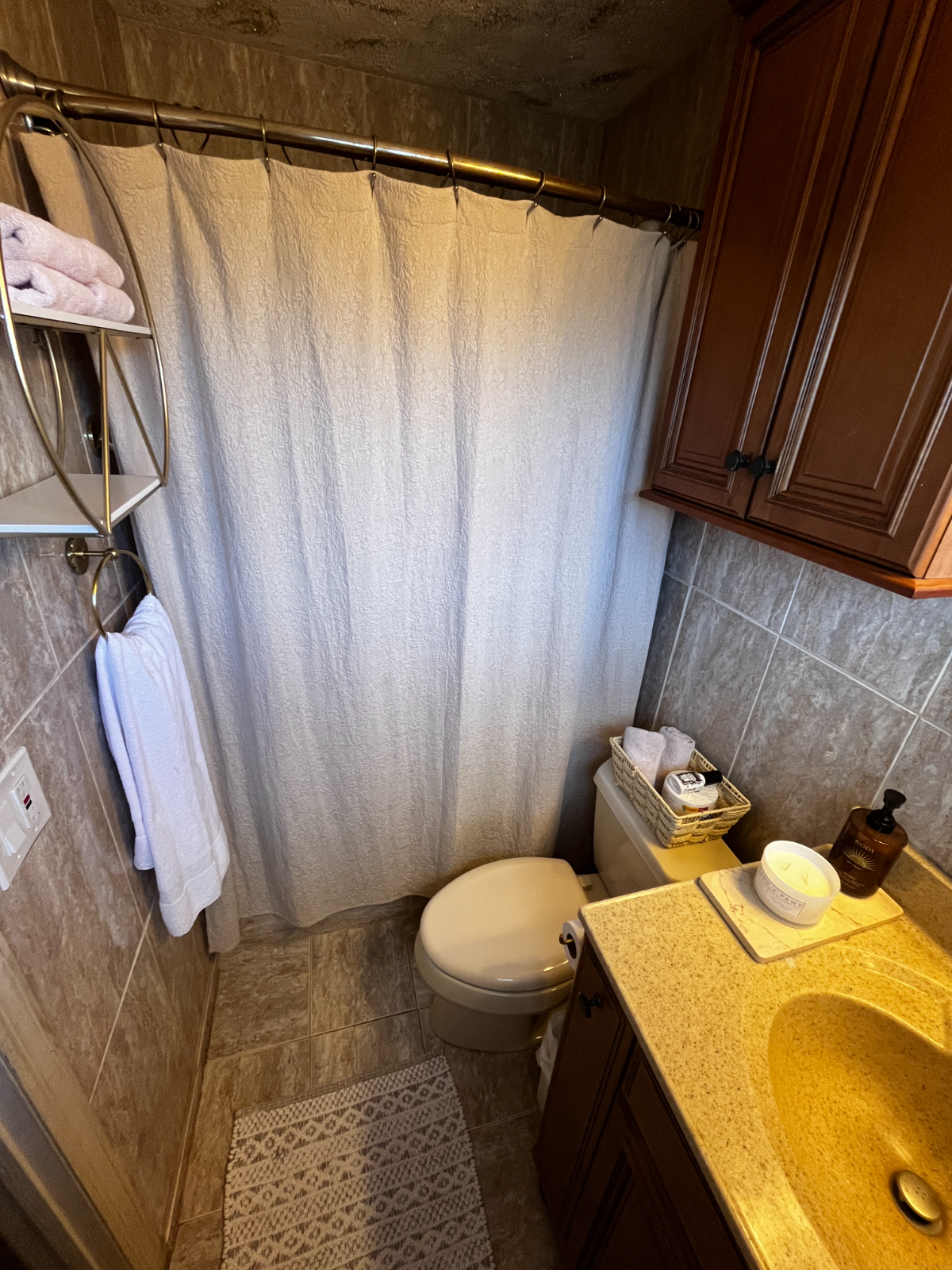 Sunshine Hideaway | Private Furnished Apartment + Fenced Yard - Photo 7