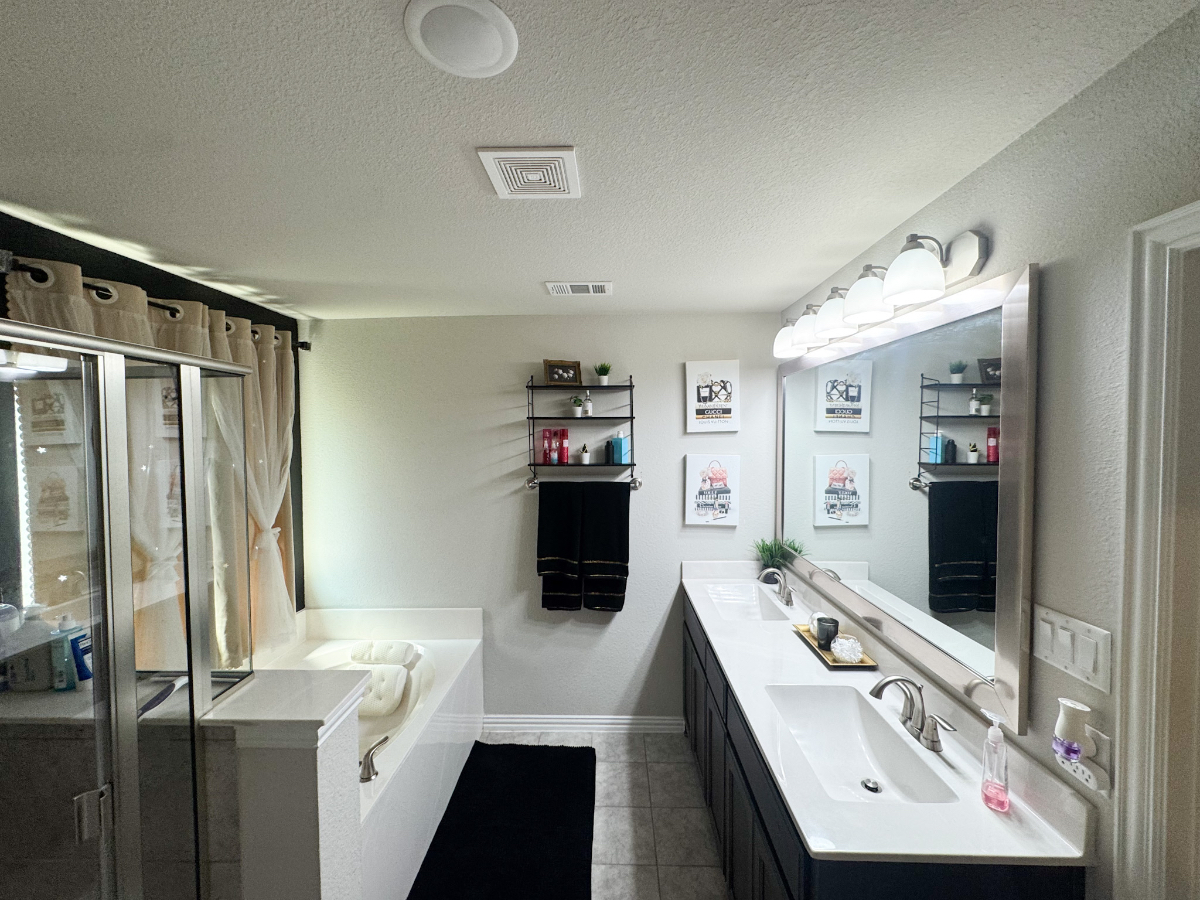 Comfortable, Country Feel Home - Photo 3