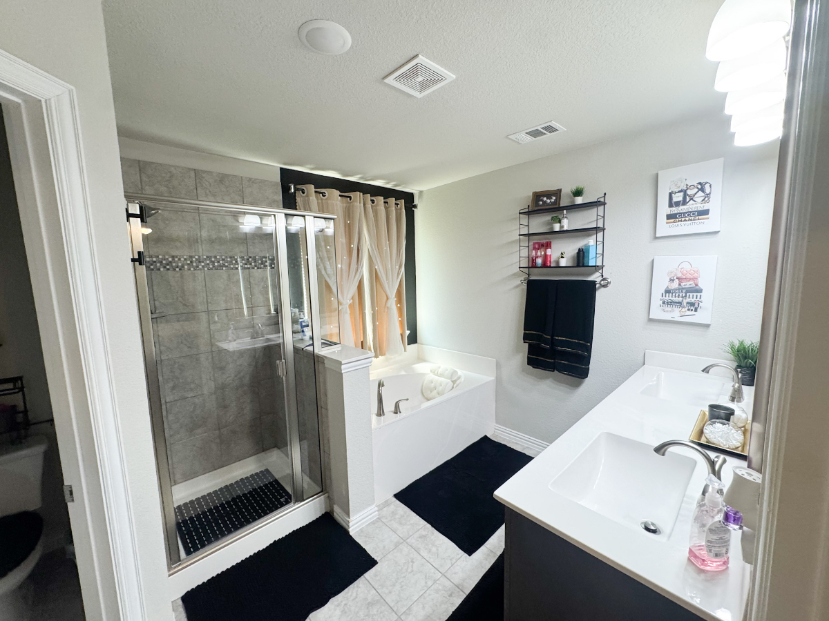 Comfortable, Country Feel Home - Photo 6