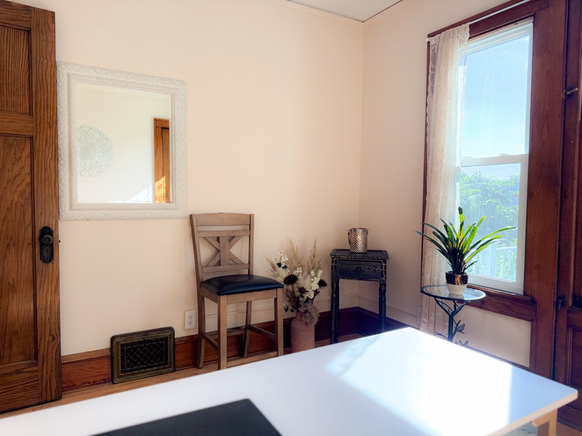 Garden Level Studio - Photo 3