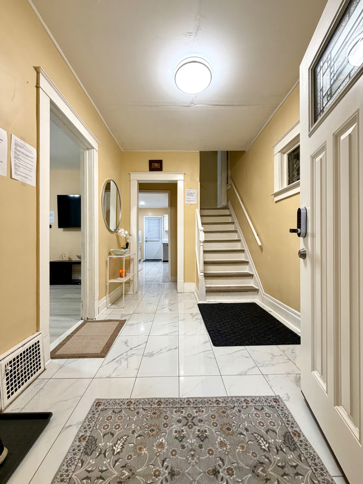 Spacious 4-Bedroom Home - Perfect for Families & Groups - Photo 10
