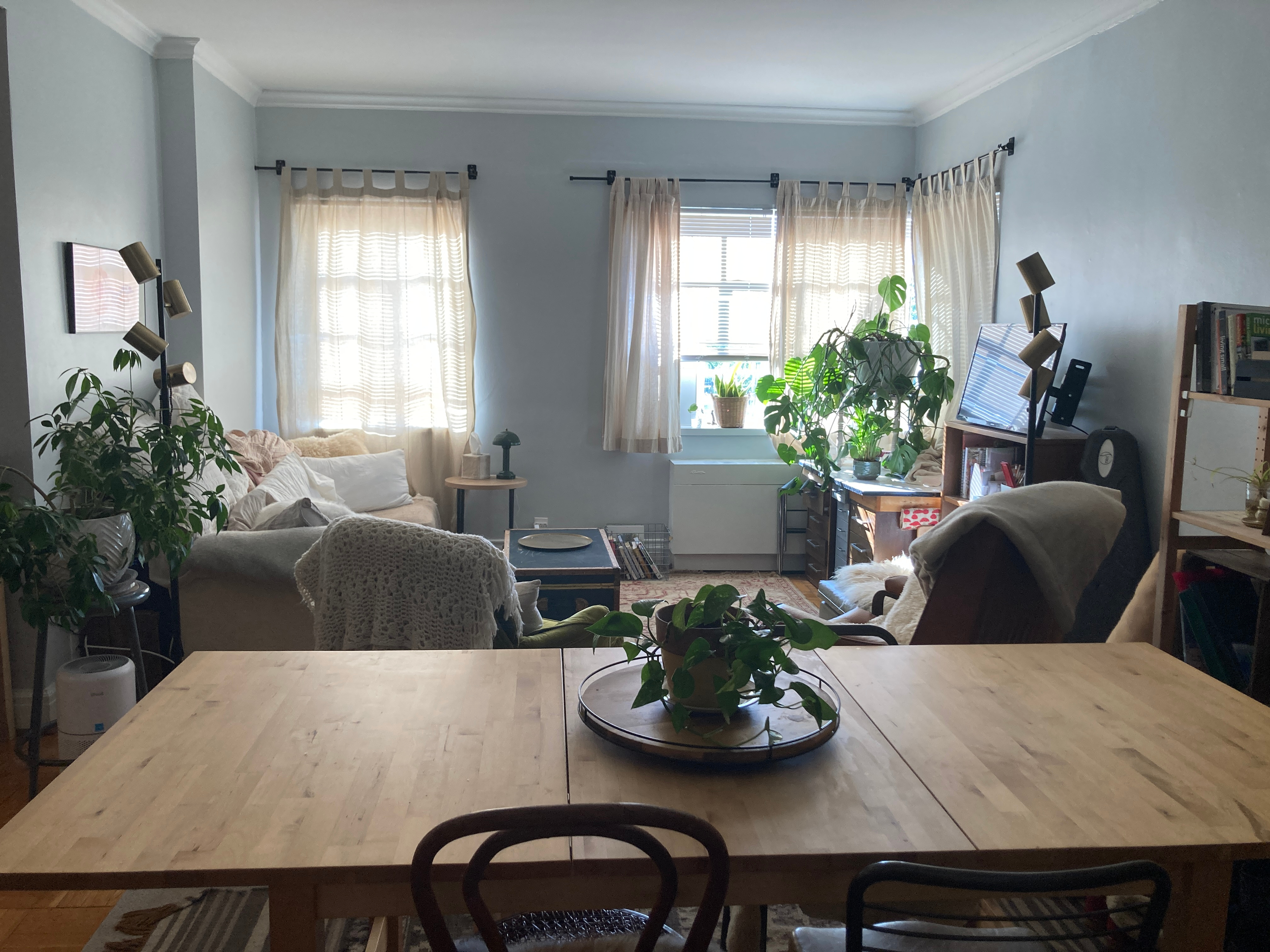 Cozy Center City Studio Room with Ensuite Bath - Photo 1