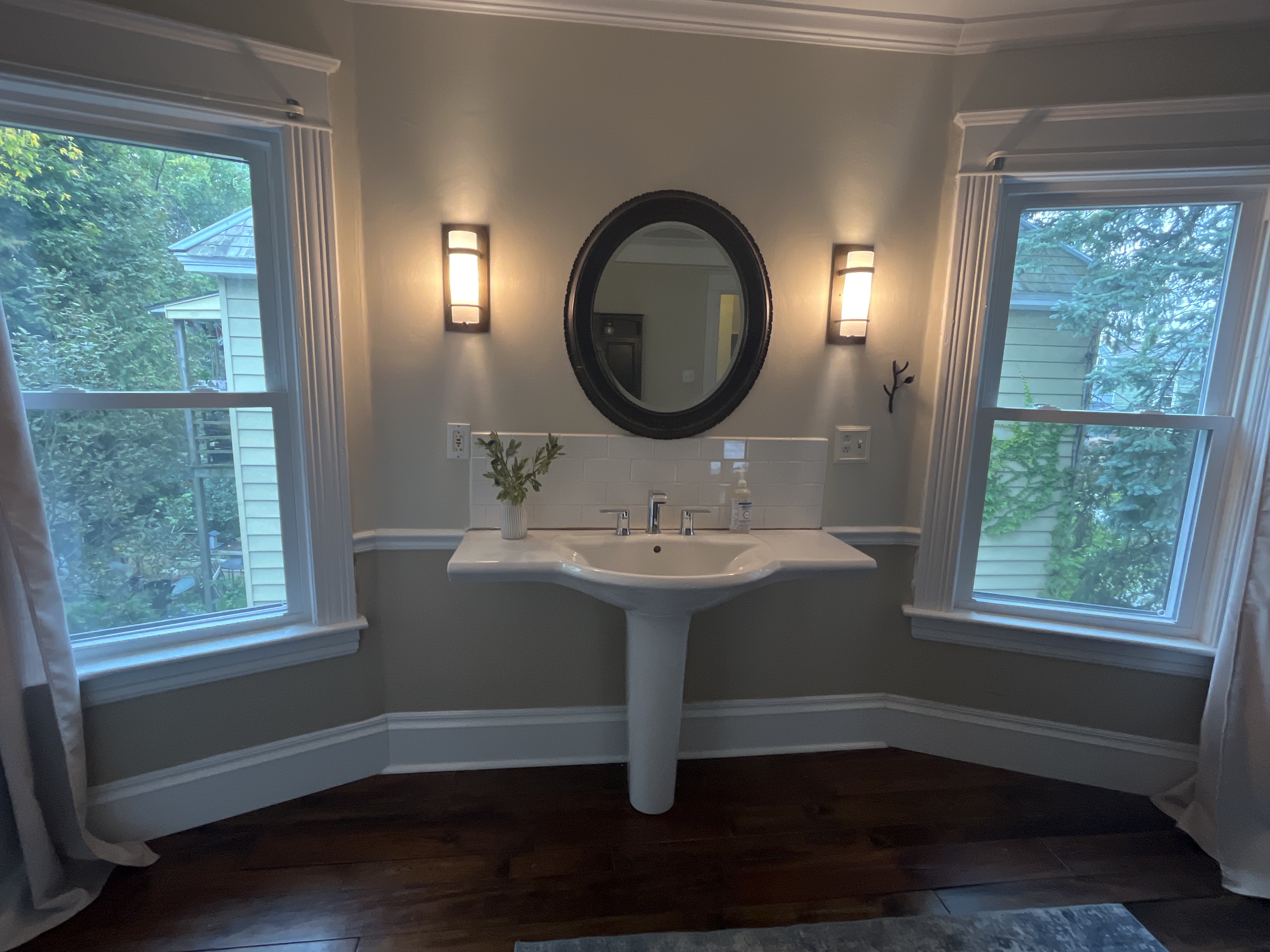 Beautiful 3BR 2.5BA Home | Three Levels | Dedicated Office | Walk to UVM and Church St - Photo 11