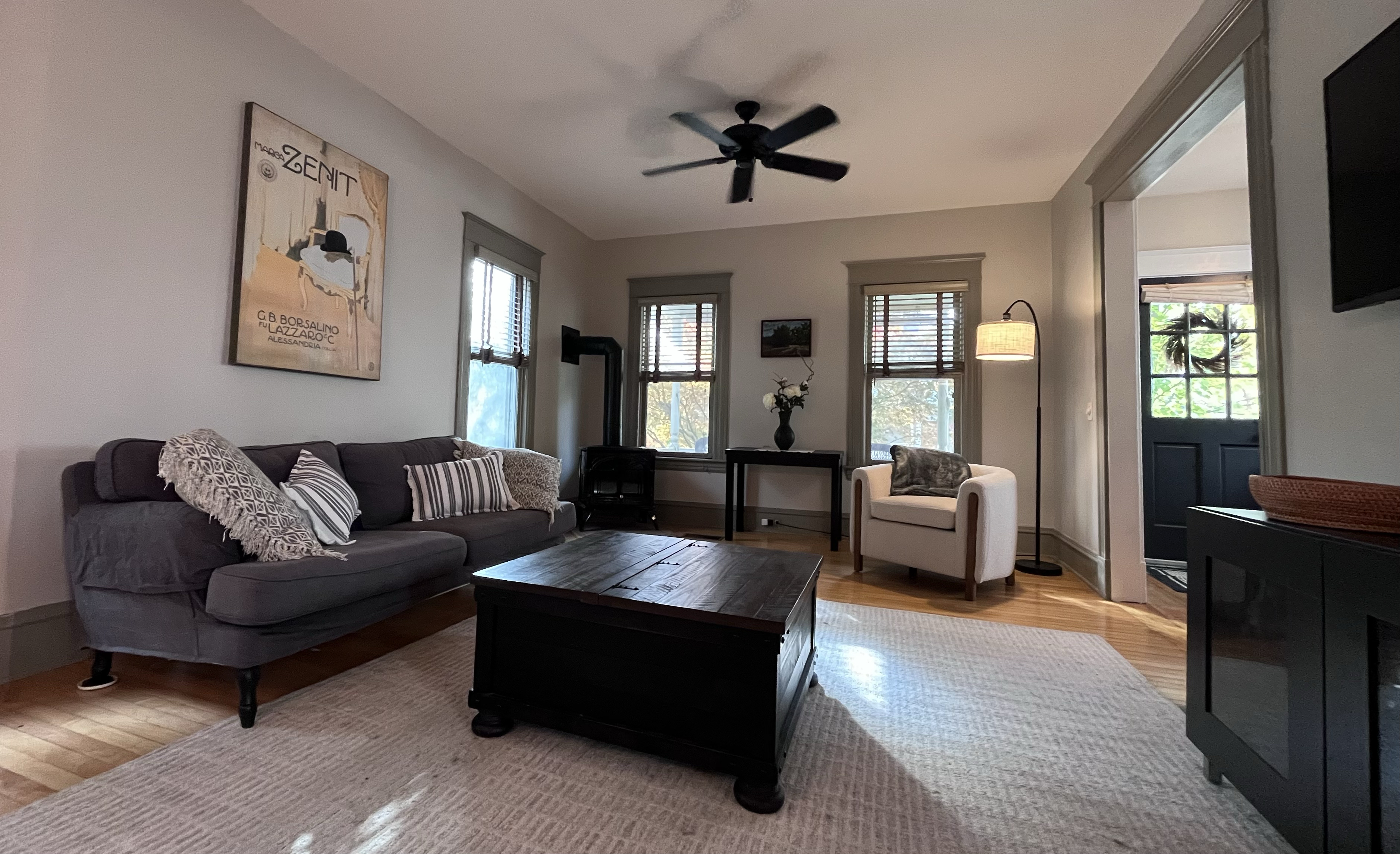 Beautiful 3BR 2.5BA Home | Three Levels | Dedicated Office | Walk to UVM and Church St - Photo 6