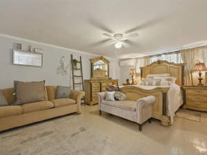 Furnished Queen Suite with Private Ensuite & Walk-In Closet - Photo 1