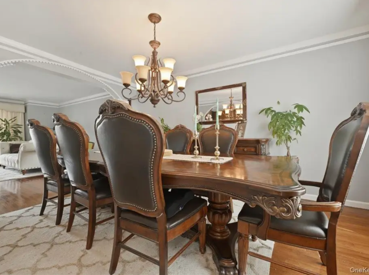 Furnished Queen Suite with Private Ensuite & Walk-In Closet - Photo 4