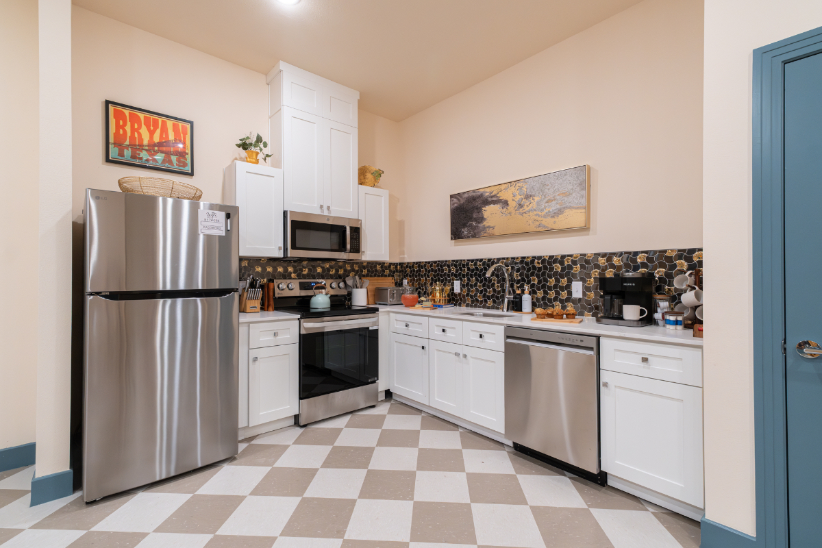 Sunny 1BR loft in Heart of Downtown Bryan - Photo 4