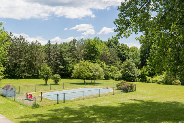 Quiet Room in Peaceful Picturesque Rural Setting Close to All(2 rooms available 1 with private bath  - Photo 7
