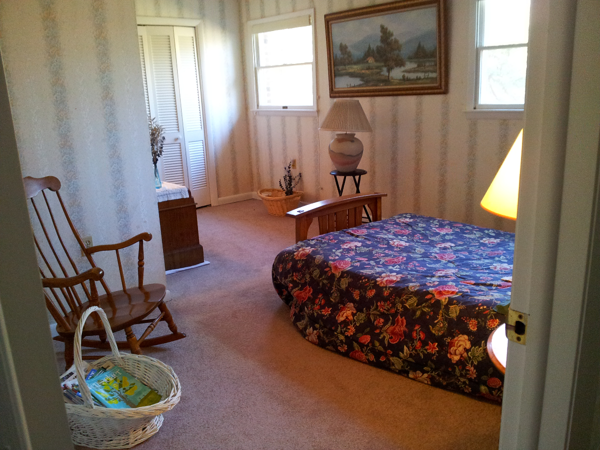 Quiet Room in Peaceful Picturesque Rural Setting Close to All(2 rooms available 1 with private bath  - Photo 10