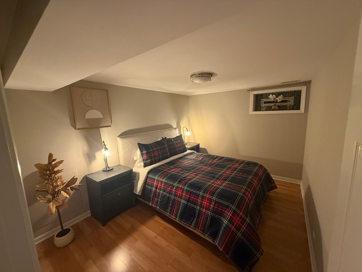 Spacious Furnished 5BR Home| 2-Car Garage | Extended Stays - Photo 10