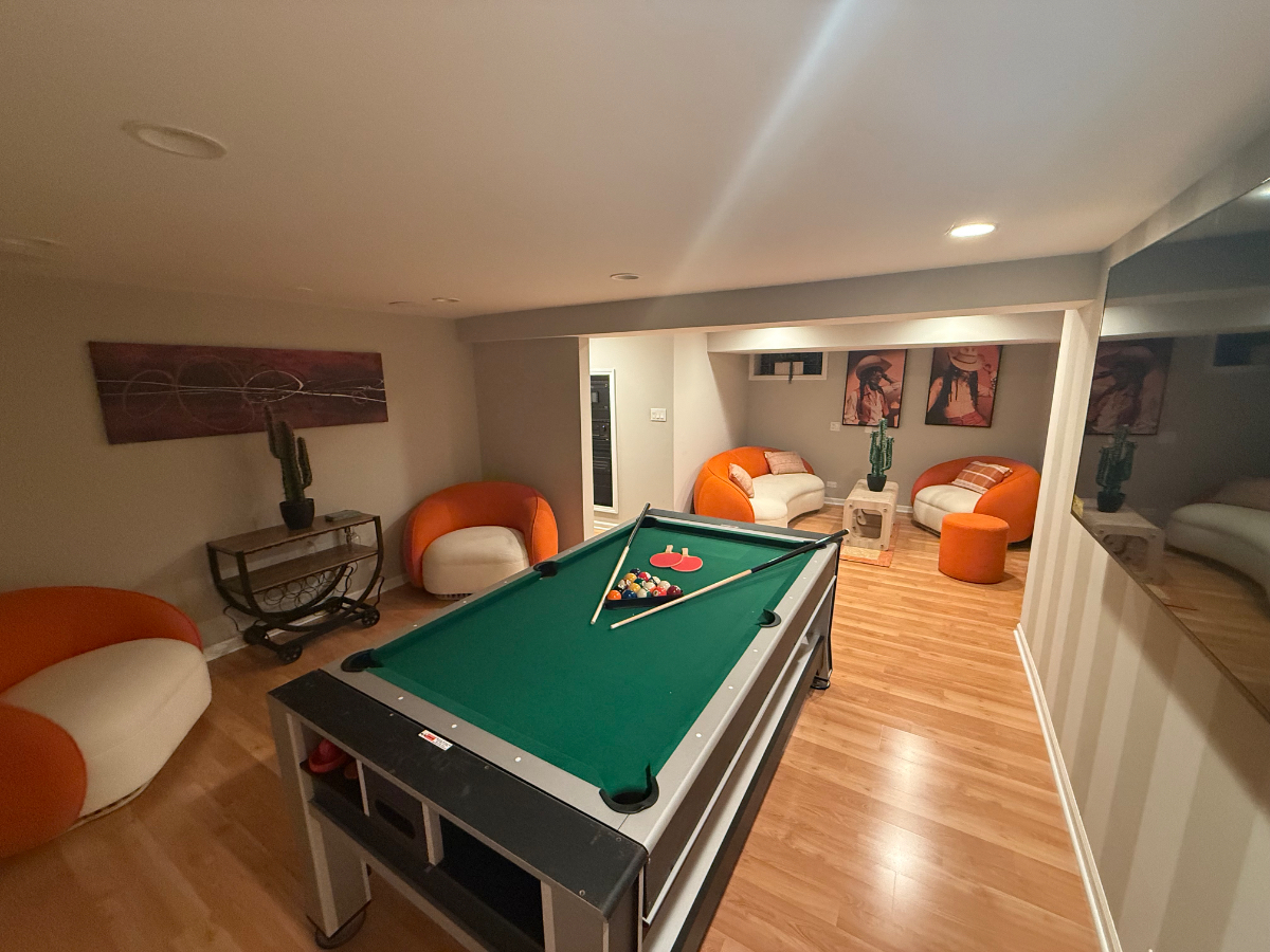 Spacious Furnished 5BR Home| 2-Car Garage | Extended Stays - Photo 12