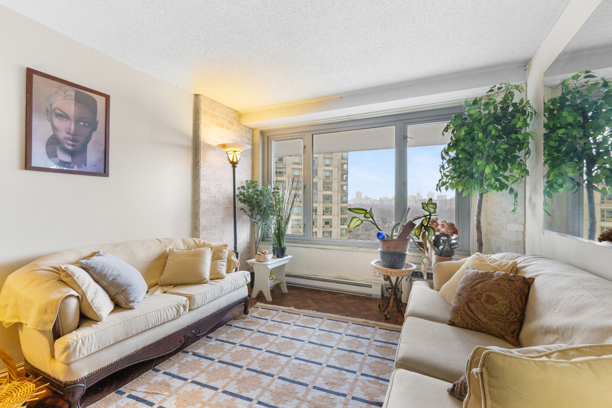 Central Park Noir| Art-Deco Luxury 3 Bdrm - Photo 2