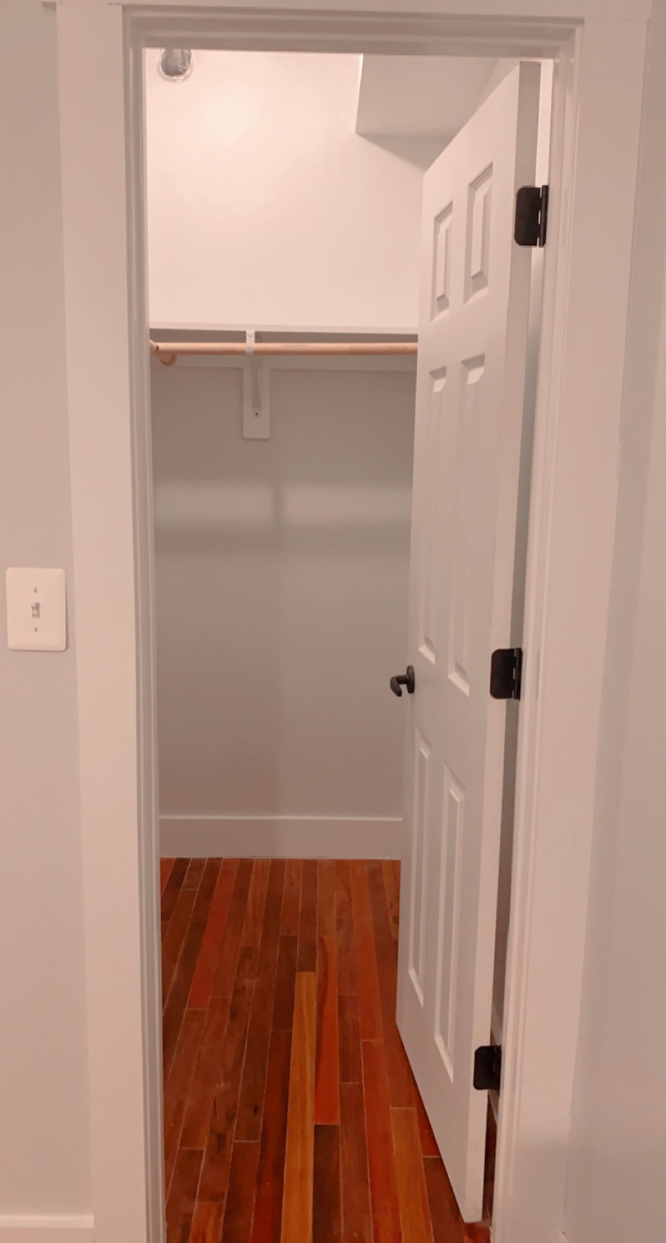 Modern Luxury Townhome with Capitol Views, Designer Finishes & Attached 2-Car Garage - Close to Metr - Photo 3