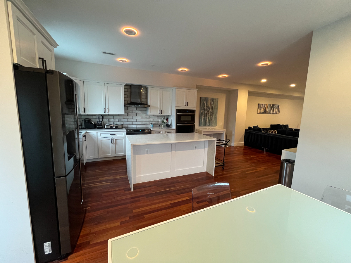 Modern Luxury Townhome with Capitol Views, Designer Finishes & Attached 2-Car Garage - Close to Metr - Photo 12
