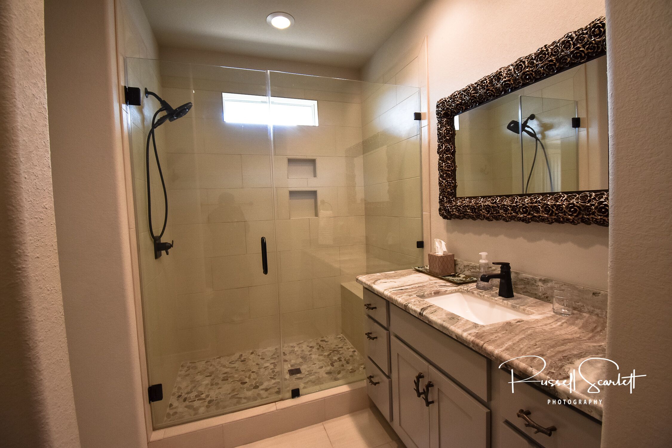 Hullabaloo House with all the comforts of home! - Photo 8