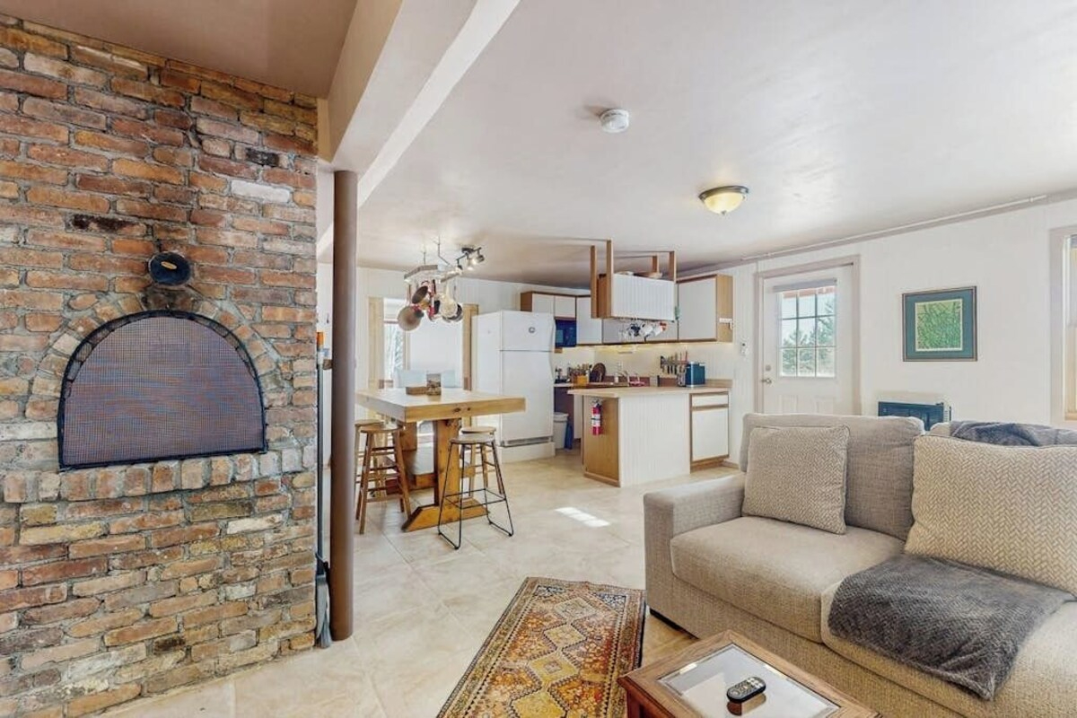 Cozy Mountain Retreat with Five-Peak Views, Private Pond, Deck & Fitness Area l Peaceful Pittsfield  - Photo 3