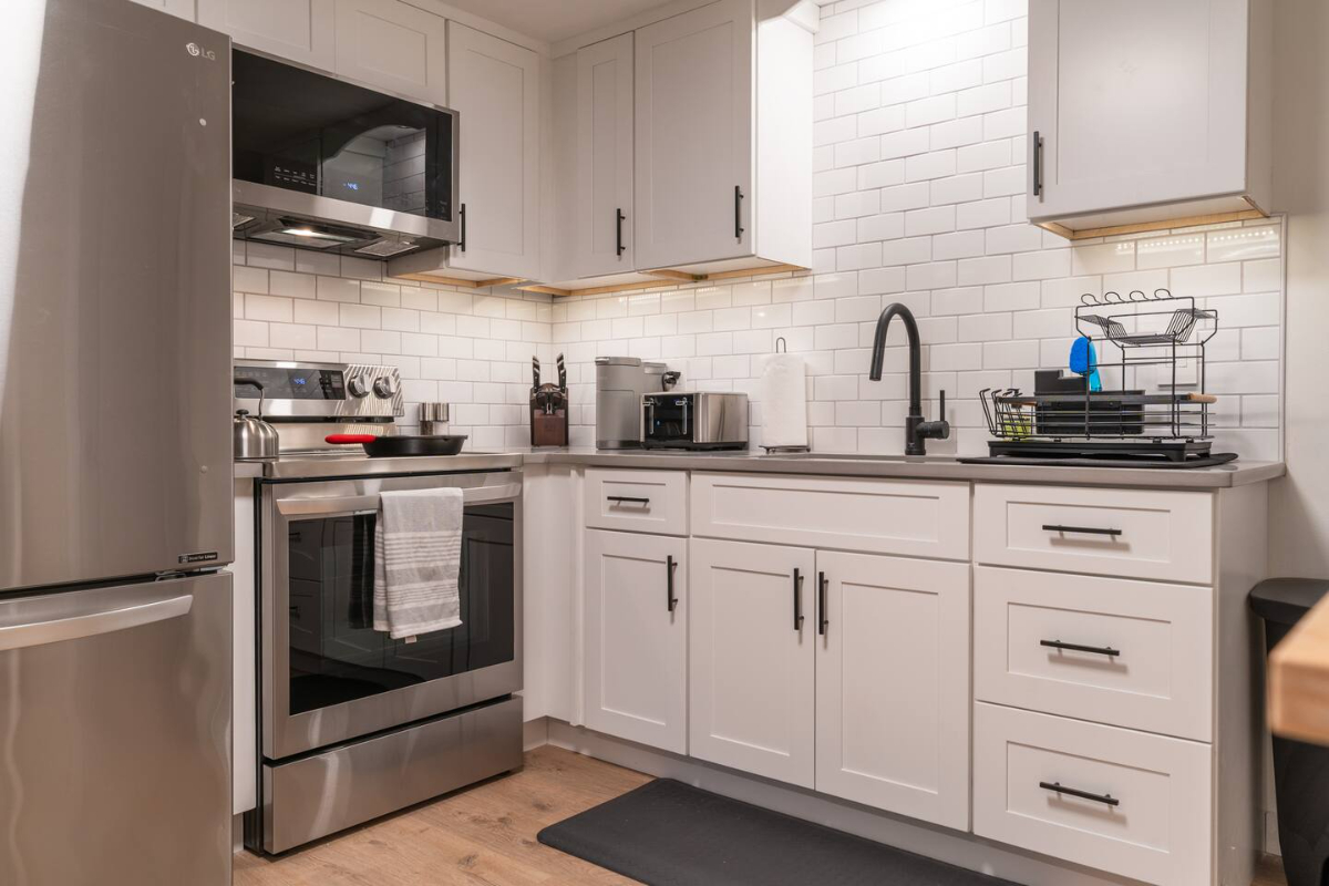 Modern 2-Bed Apartment-Shelburne - Photo 8