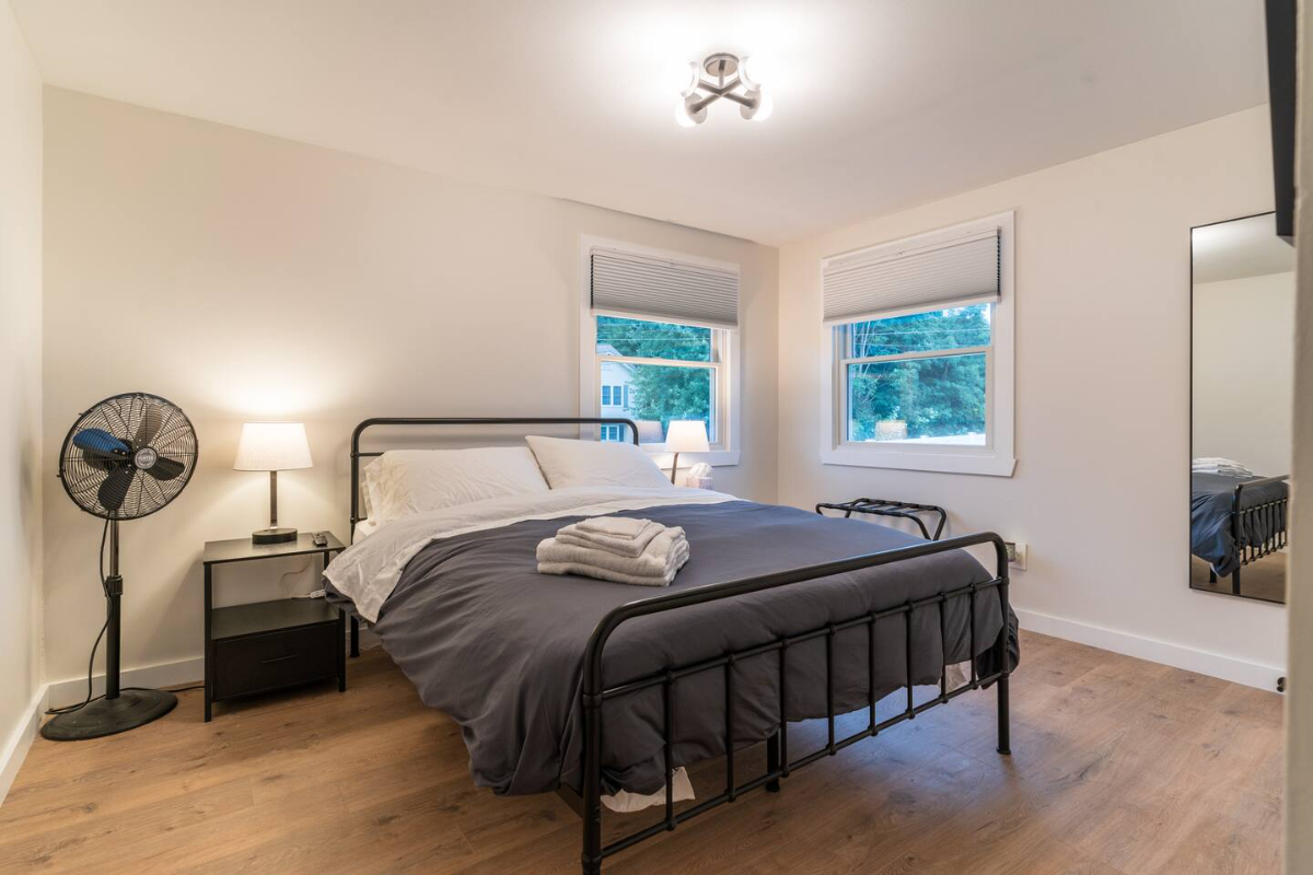 Modern 2-Bed Apartment-Shelburne - Photo 11