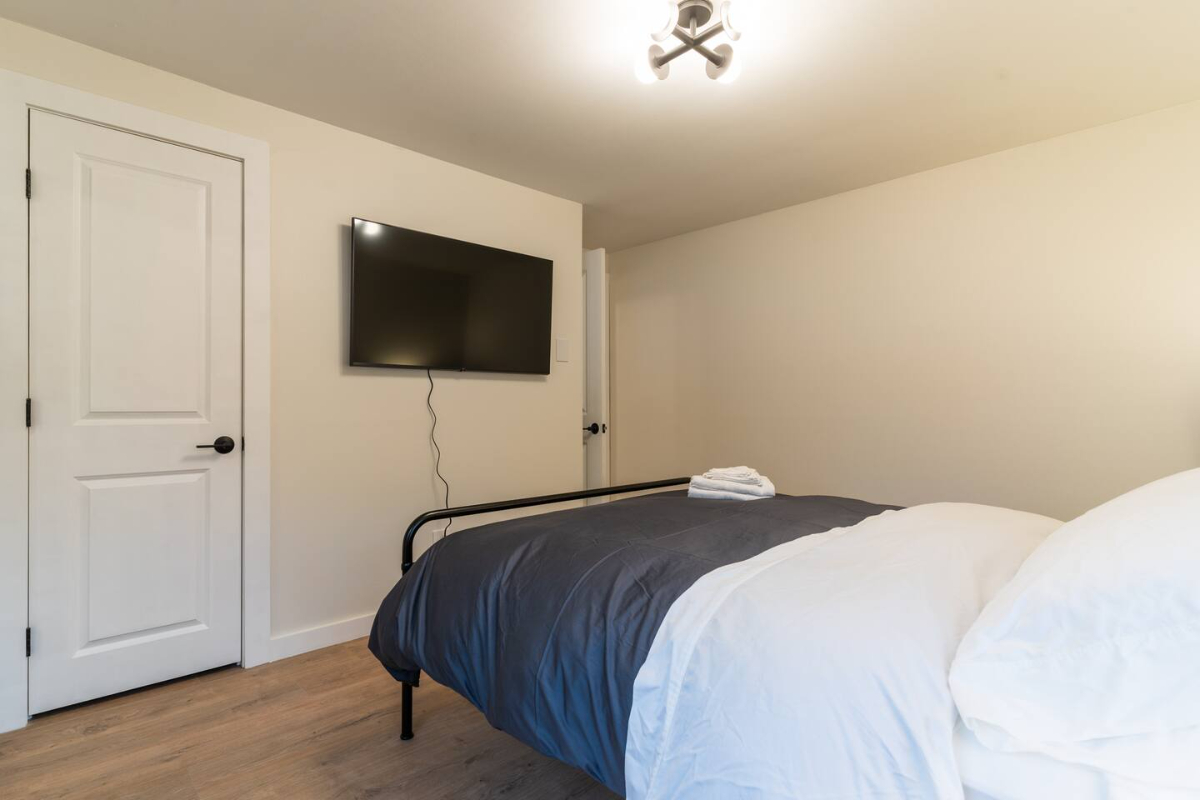 Modern 2-Bed Apartment-Shelburne - Photo 12