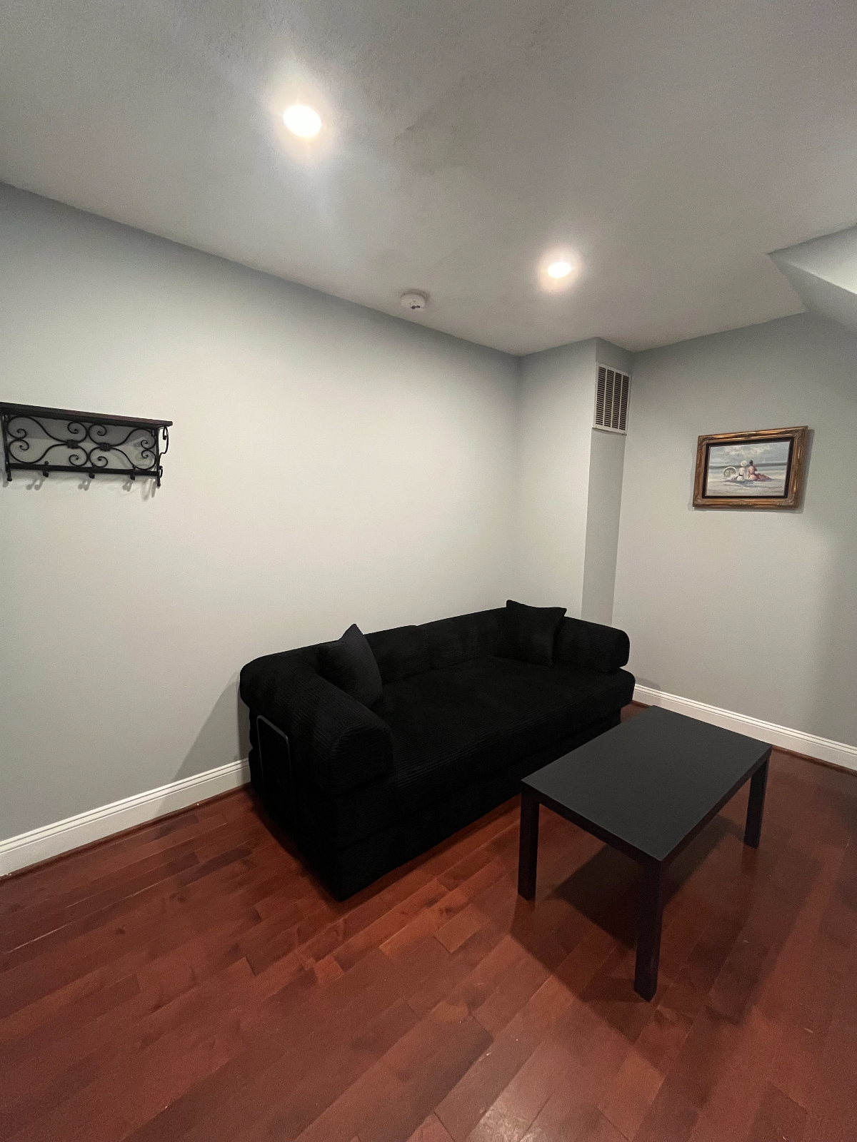 Your Comfortable Home Base in Capitol Hill - Photo 2