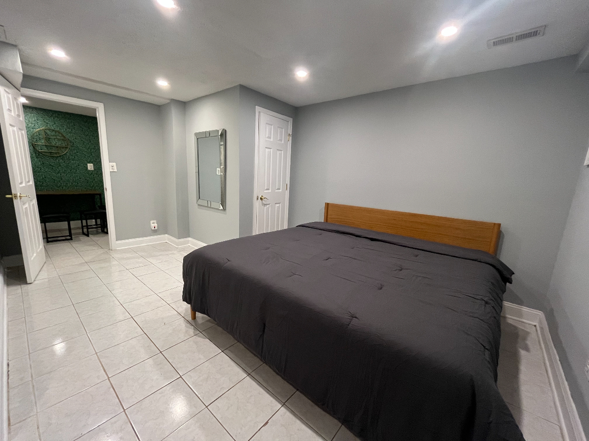 Your Comfortable Home Base in Capitol Hill - Photo 4
